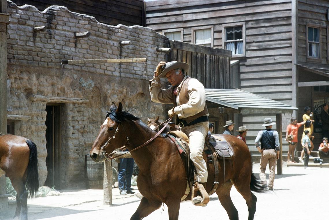 THE HIGH CHAPARRAL, Leif Erickson, 1968, 1967-1971.Gene Trindl / TV Guide / Courtesy Everett Collection