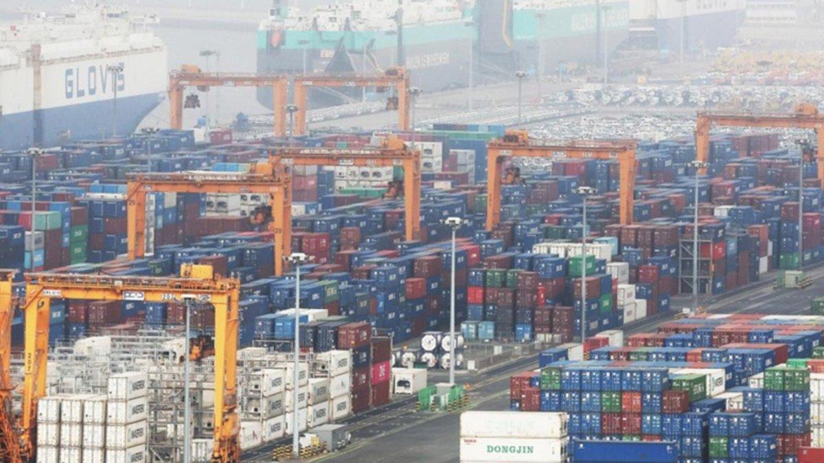 Containers for export are stacked at a port in Pyeongtaek, around sixty kilometers south of Seoul, South Korea, 22 February 2026. Photo by YONHAP /EPA