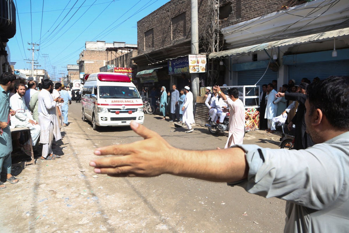 Thirty-four children and a teacher killed in Pakistan school roof ...