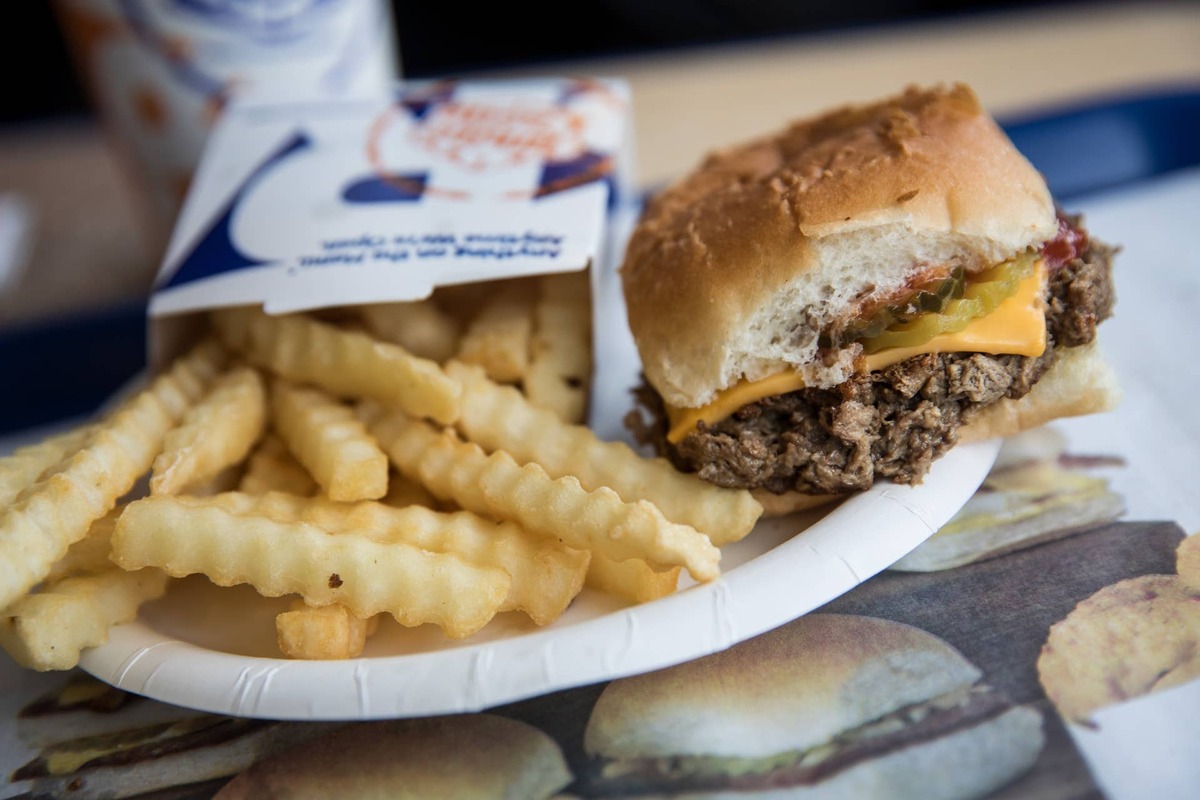  White Castle confirms the closure of its 87-year-old restaurant. 