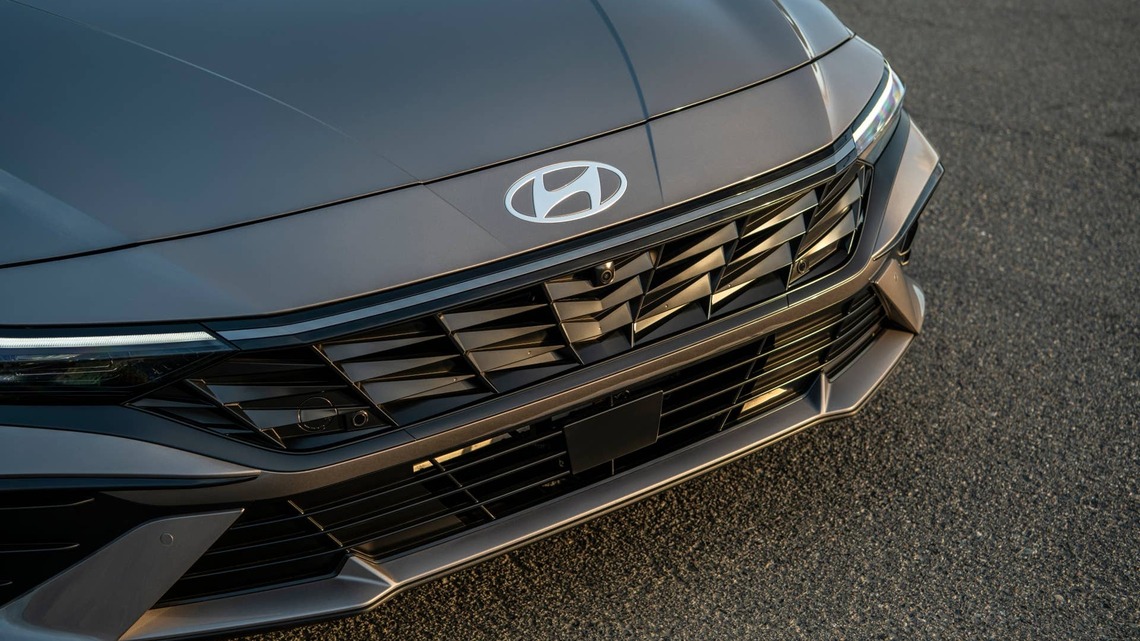 Hyundai's $199 Elantra Lease Gives the Toyota Corolla a Real Fight