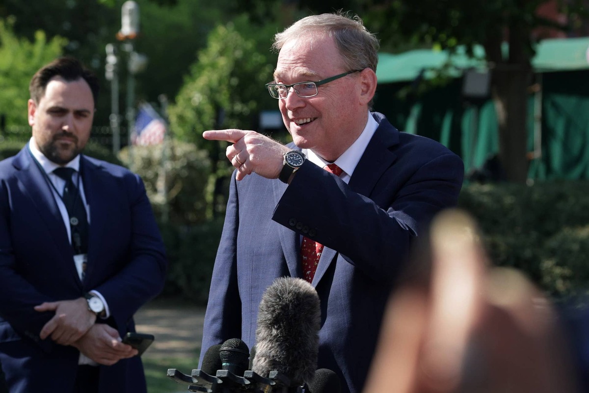  Kevin Hassett said the latest jobs data points to stronger economic momentum than expected 