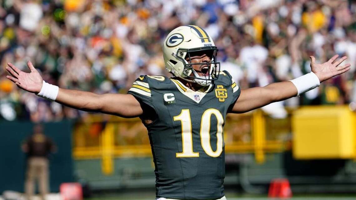 Jordan Love leads surging Packers into showdown with Cowboys