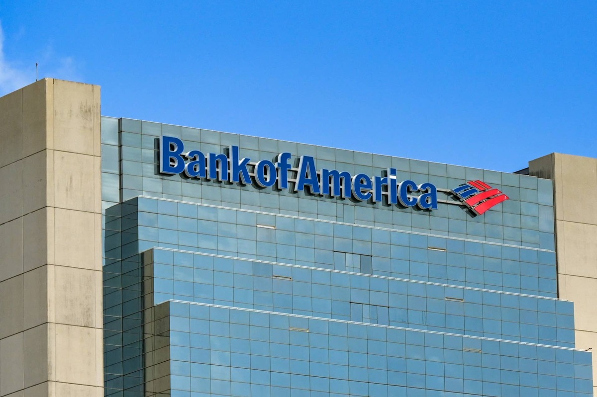  Bank of America shares trade near a 52-week high after a record second quarter. 