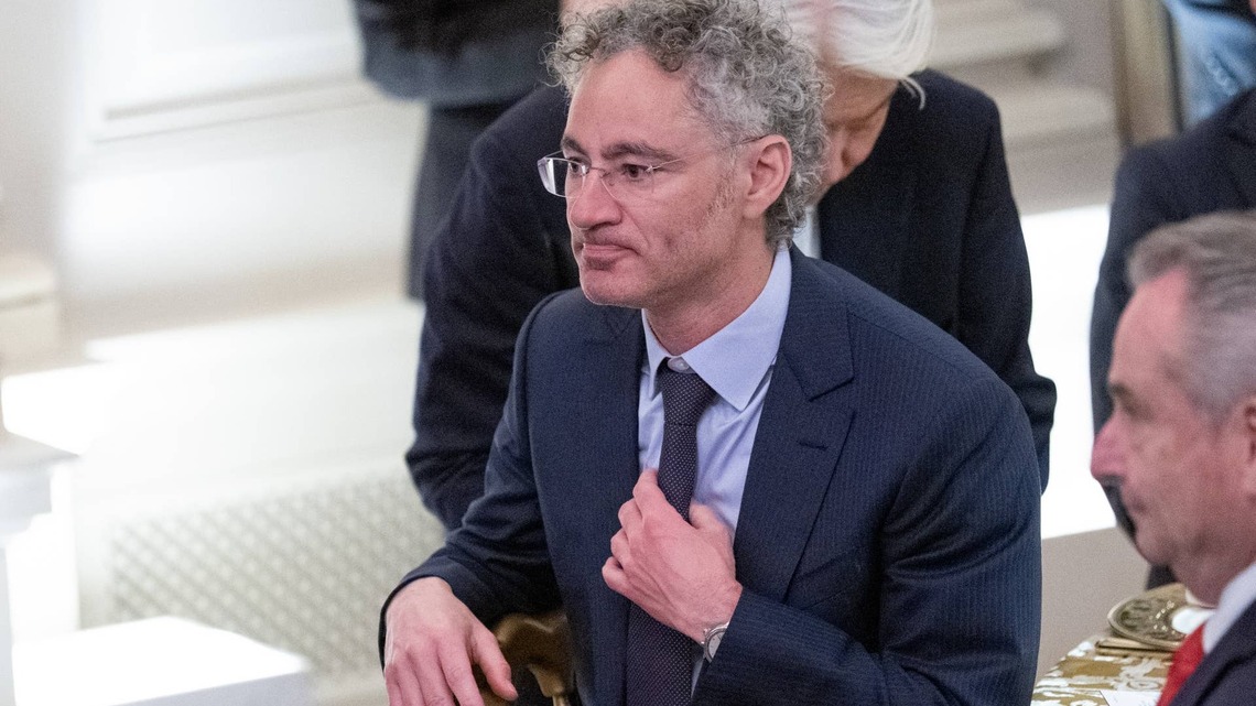 Cathie Wood makes striking Palantir move as shares tumble 