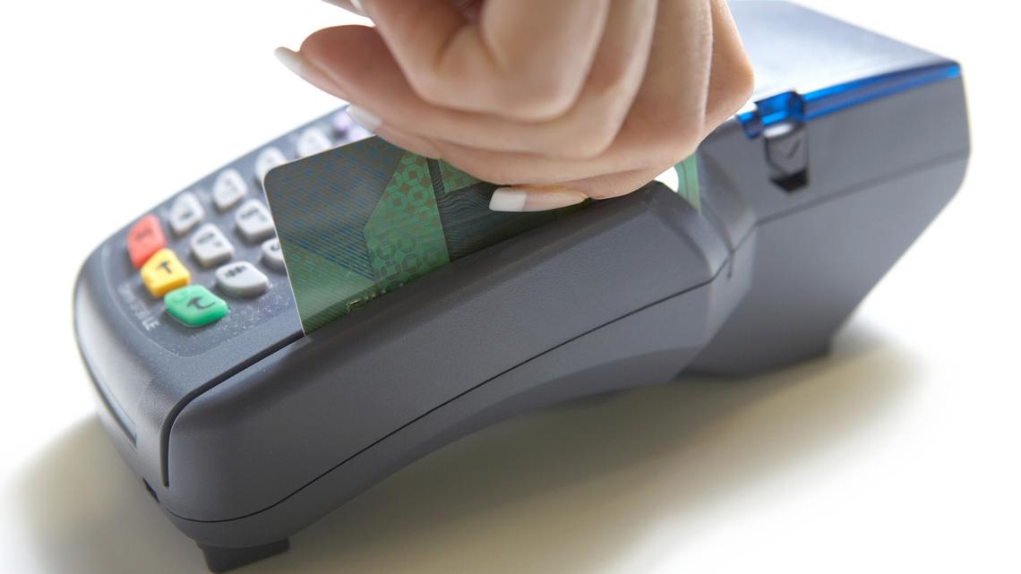 Federal government intervenes to block Illinois' landmark credit card swipe fee as lawmakers weigh options 