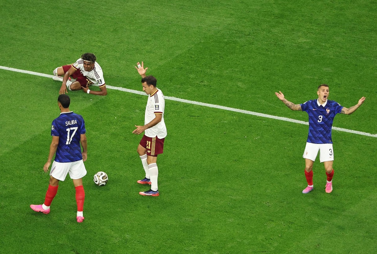  July 14, 2026; Arlington, Texas, U.S.; France's Lucas Digne reacts as a penalty is awarded to Spain. Mandatory Credit: Tim Heitman-Imagn Images 