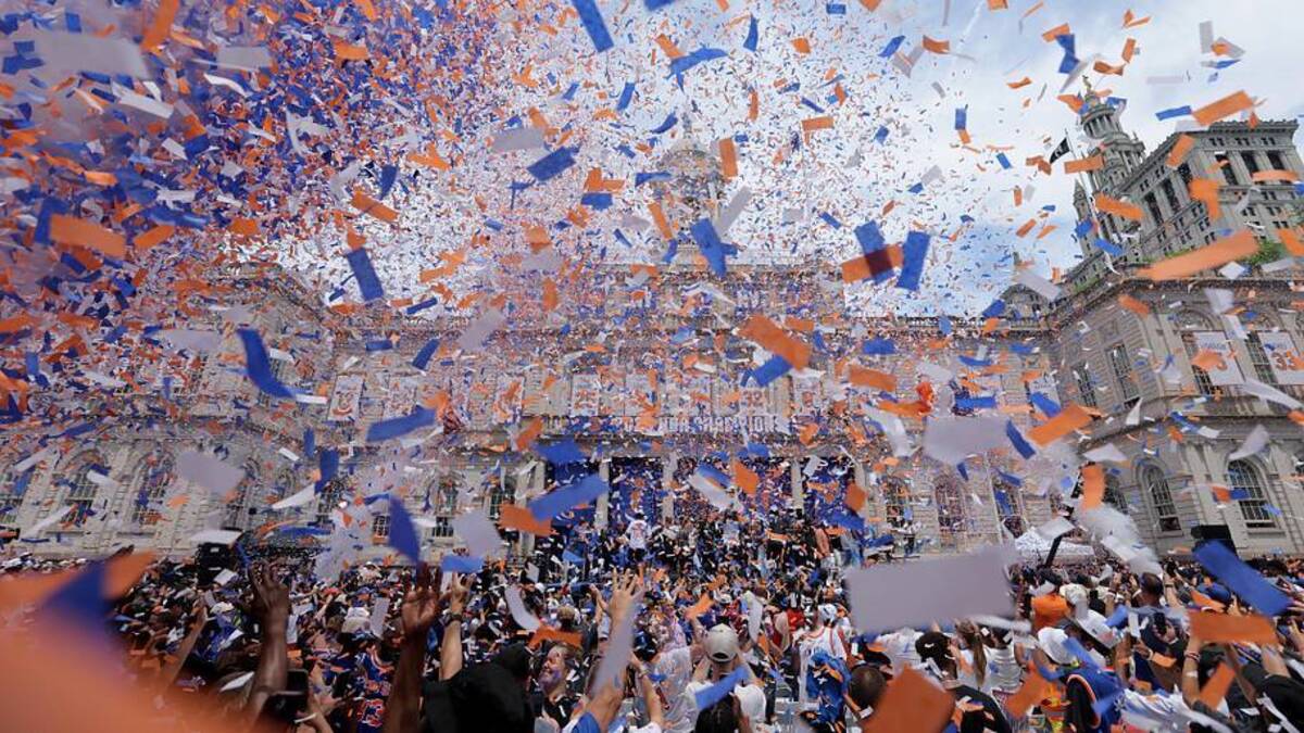  New York Knicks players and coaches and staff celebrate their NBA championship with New York dignitaries and fans following a ceremony at New York City Hall. | Brad Penner-Imagn Images 