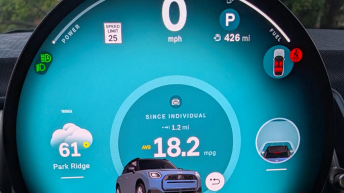 I drove the Mini Countryman. Its wild touchscreen steals the show ...