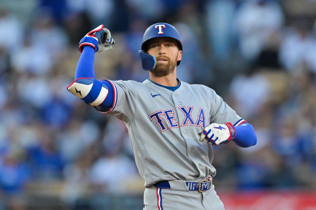  Texas Rangers left fielder Brandon Nimmo (24) © Jayne Kamin-Oncea-Imagn Images