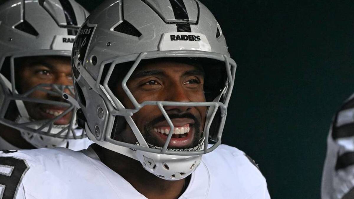  Dec 14, 2025; Philadelphia, Pennsylvania, USA; Las Vegas Raiders defensive tackle Thomas Booker IV (99) in the tunnel against the Philadelphia Eagles at Lincoln Financial Field. Mandatory Credit: Eric Hartline-Imagn Images | Eric Hartline-Imagn Images 