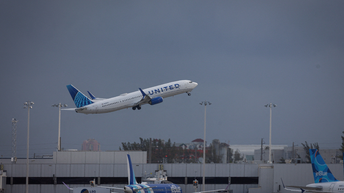 United sees 2026 profit at high end of forecast despite renewed fuel surge 