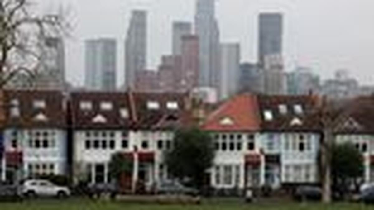 A view of residential houses in London, Britain, January 23, 2025. REUTERS/Hannah McKay