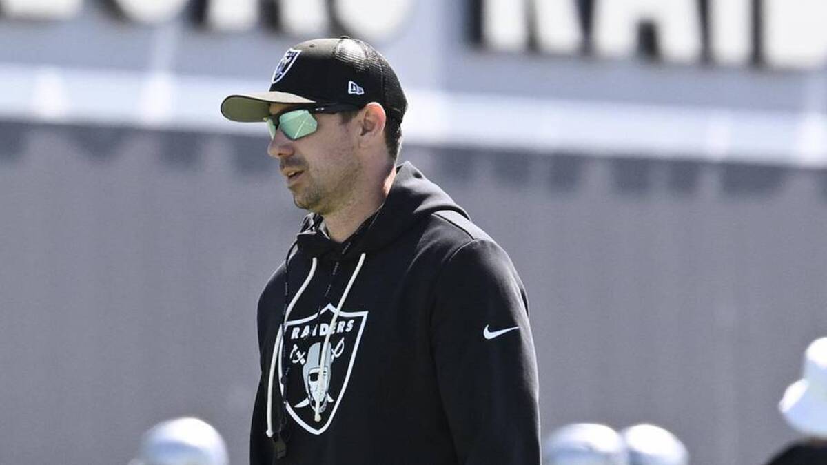  May 28, 2026; Henderson, NV, USA; Las Vegas Raiders head coach Klint Kubiak looks on during organized team activities at Intermountain Health Performance Center. Mandatory Credit: Candice Ward-Imagn Images | Candice Ward-Imagn Images 