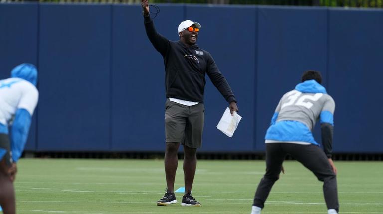 Report: Steelers assistant coach out over violation of club policy