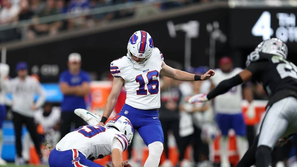 Tyler Bass Tops 3 Elite Kicker Streamer Targets in Week 8 Fantasy Football