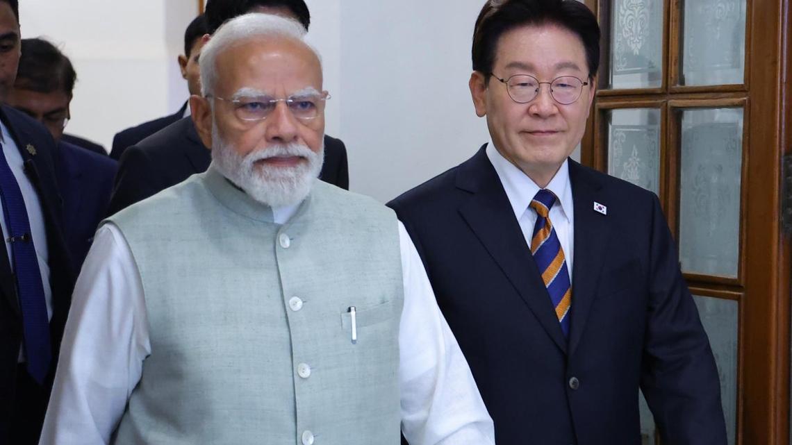 Lee holds summit with Indian PM Modi on economic ties, supply chains 