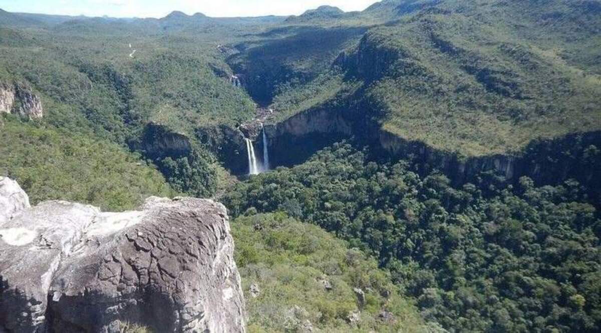  Walking on a Treasure Map. Every step on the Saltos Trail sparkles with raw quartz crystals under your boots. It's an 11km journey into the rugged soul of Brazil, ending at the Carrossel lookout where the sheer scale of the canyons finally makes the teenagers go quiet. This is the Chapada at its most epic and untamed. Photo credit: Felipe and Melissa Machado TripVista360 