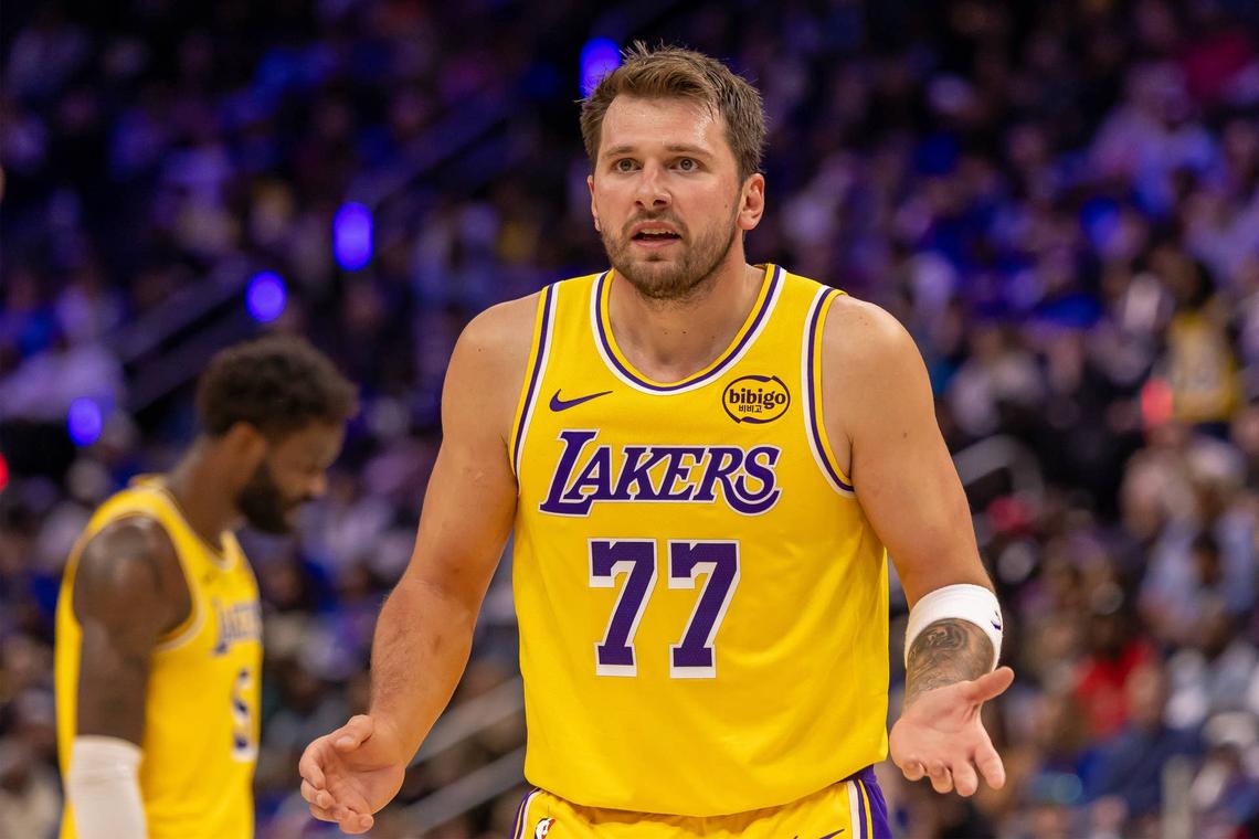  Los Angeles Lakers Luka Doncic (77) reacts to a play. 