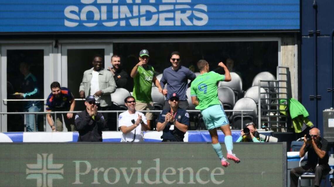 Dejan Joveljic scores twice in debut, Sounders draw Fire 