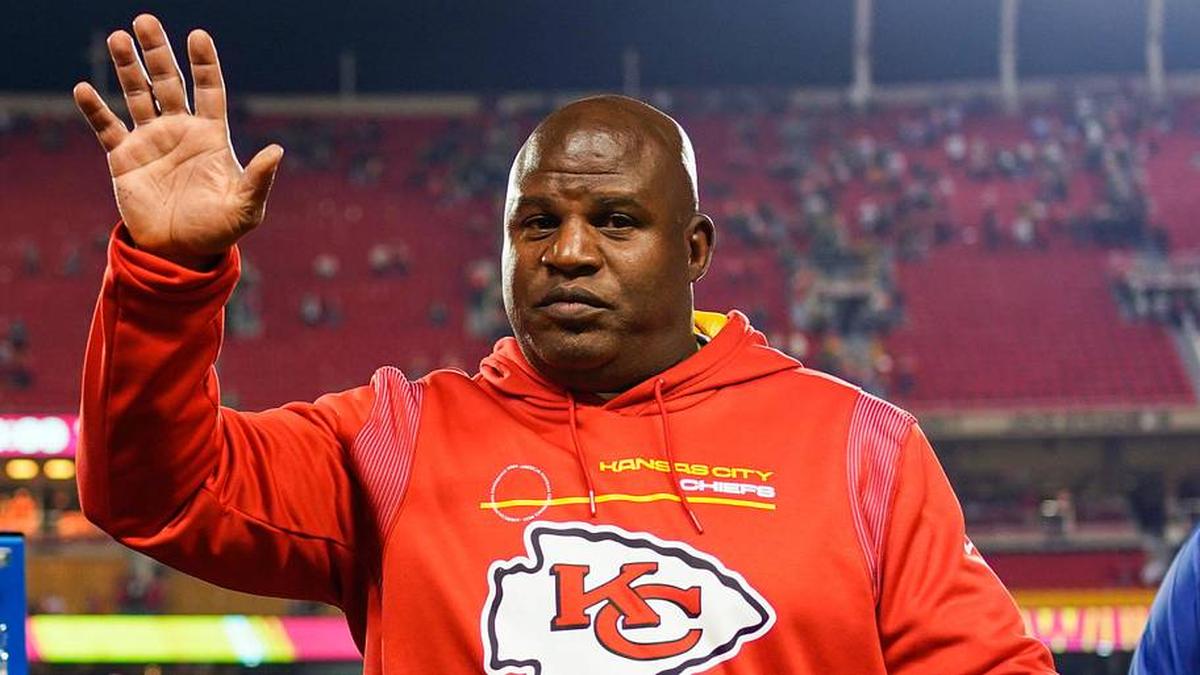  Longtime Chiefs offensive coordinator is back on the Chiefs' sideline. | Jay Biggerstaff-Imagn Images 