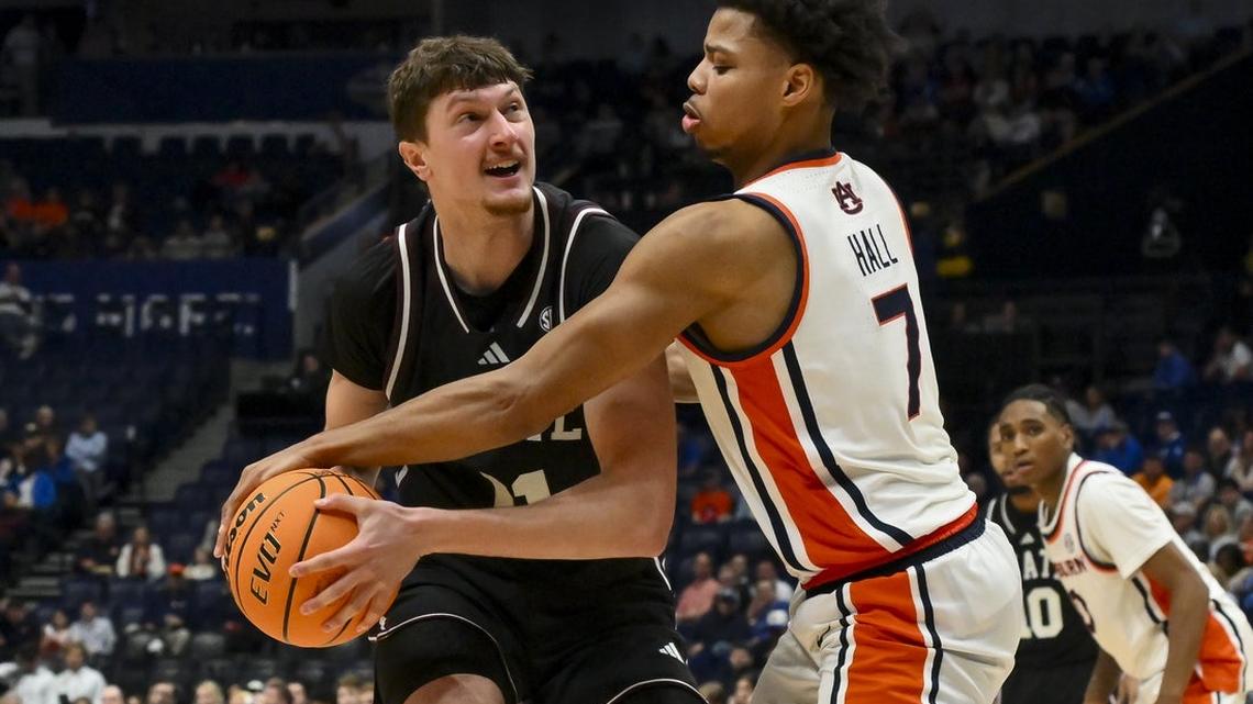 Auburn leans on defense heading into SEC tourney matchup with No. 25 Tennessee  