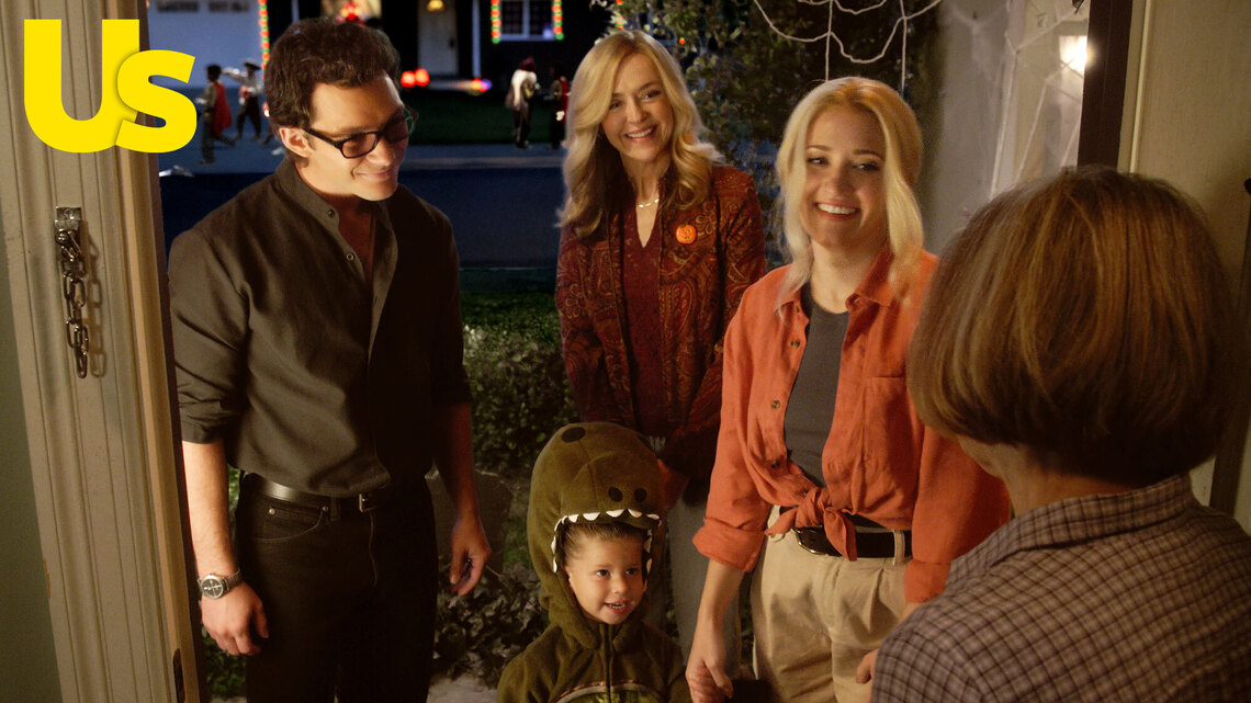 Georgie and Mandy's Nostalgic Halloween Costumes Revealed in 1st Look 