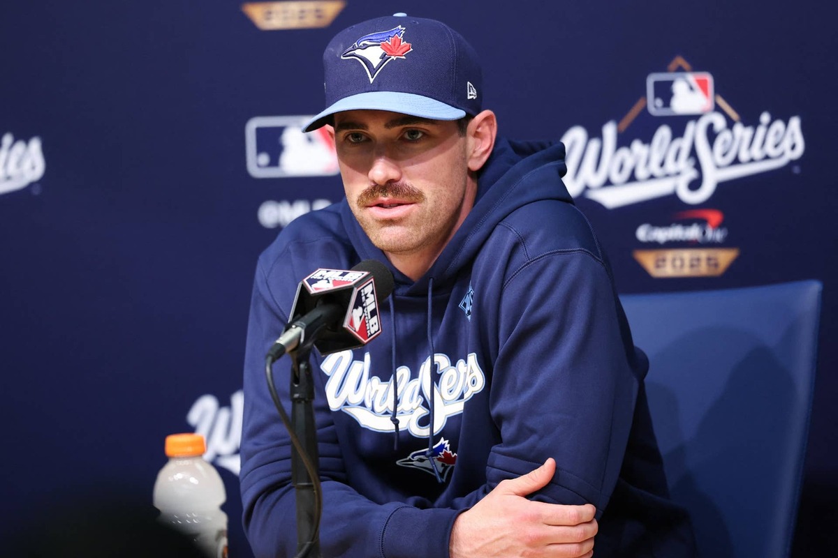  Toronto Blue Jays pitcher Shane Bieber (57) Kiyoshi Mio-Imagn Images