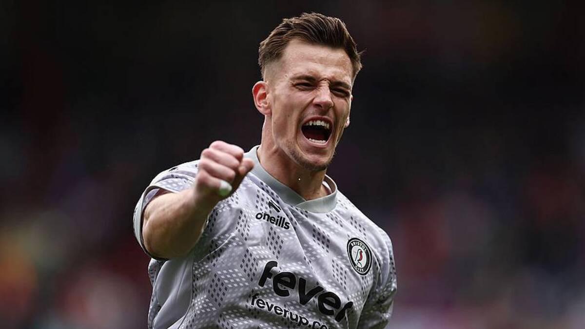  Vitek wants to play regularly next season. | Dan Istitene/Getty Images 
