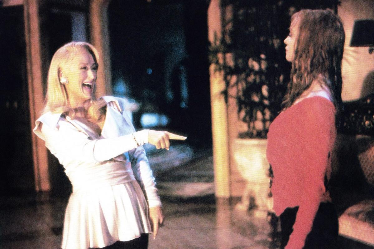 Meryl Streep amd Goldie Hawn in "Death Becomes Her."