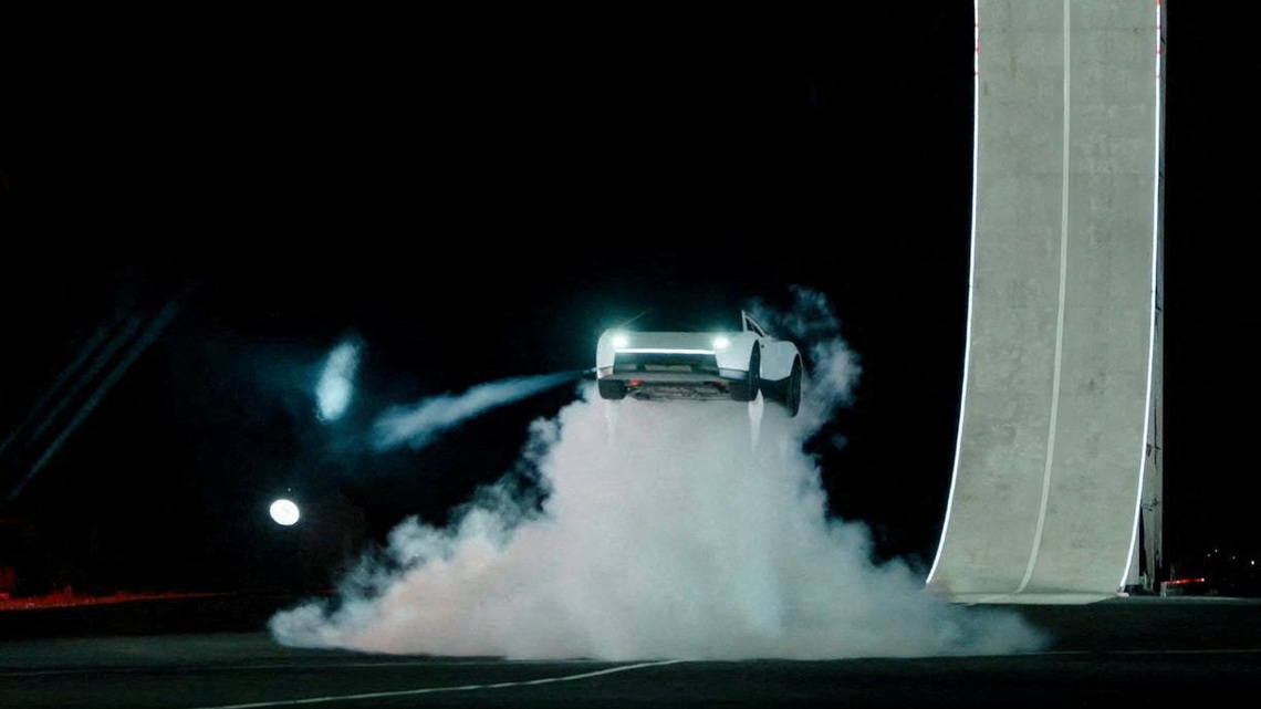 Alef Aeronautics takes playful jab at Tesla by flying over its cars 