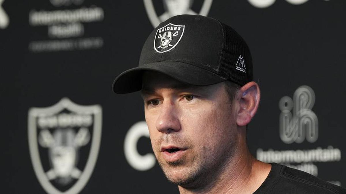  May 20, 2026; Henderson, NV, USA; Las Vegas Raiders head coach Klint Kubiak speaks during a news conference during organized team activities at Intermountain Health Performance Center. Mandatory Credit: Candice Ward-Imagn Images | Candice Ward-Imagn Images 