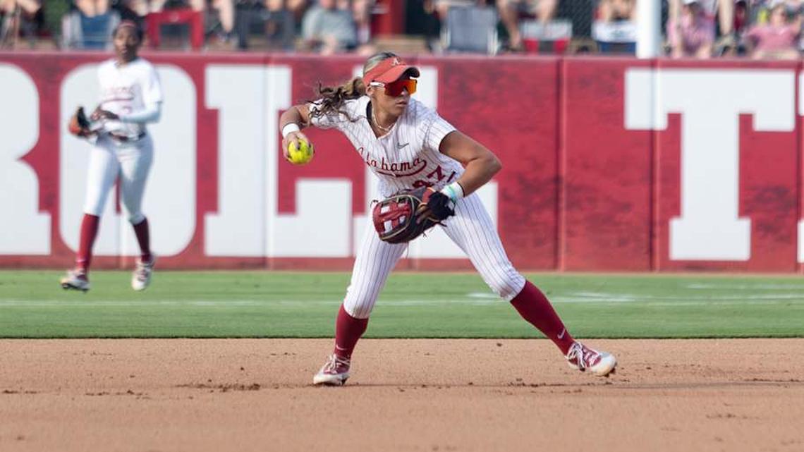  Alabama infielder Salen Hawkins throws to first for an out in the first game of the series against Kentucky on Apr. 17, 2026. | Sarah Munzenmaier/Alabama Crimson Tide on SI 