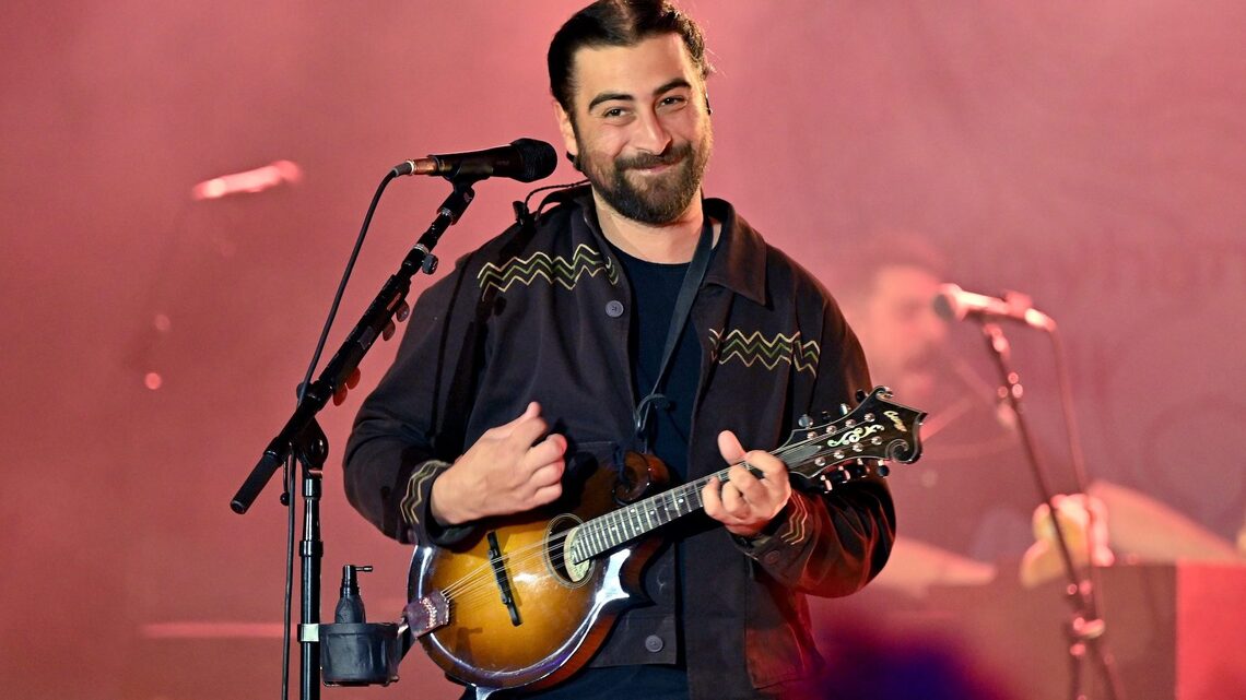 Noah Kahan Breaks Silence After Cancelling New York Show at Last Minute 