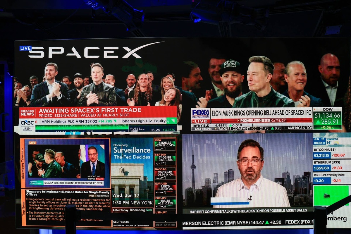  Alphabet's venture arm backs quiet SpaceX-era winner. 