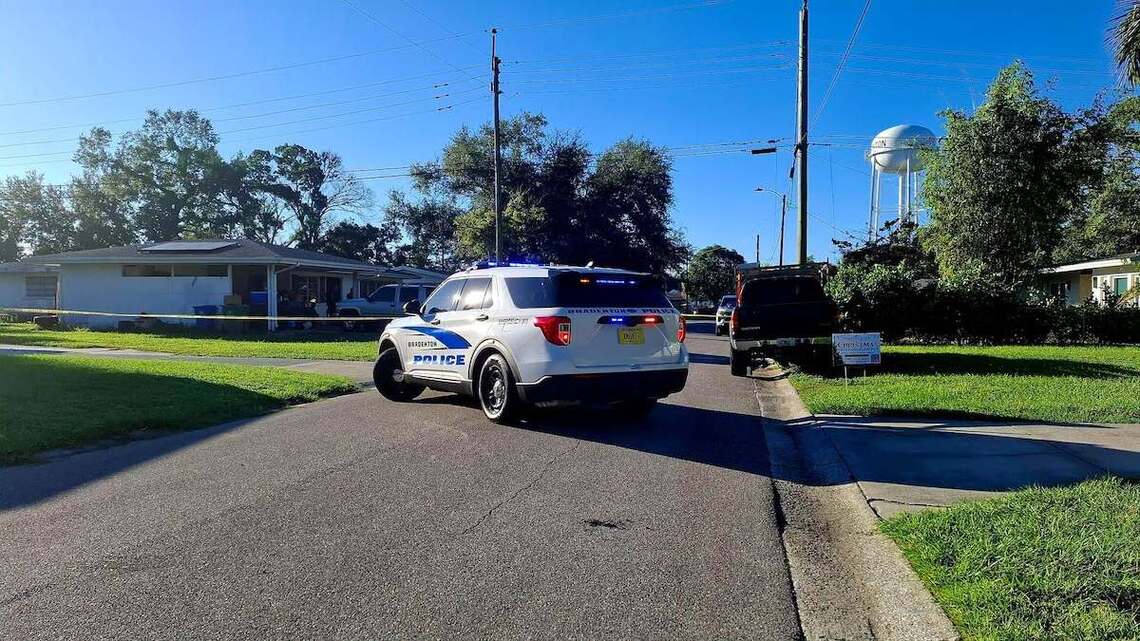 Man Waited Outside Estranged Wife's Home Before Killing Her in Murder-Suicide 