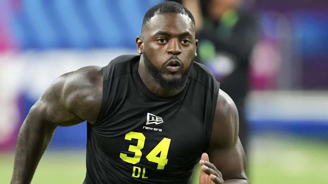  Feb 26, 2026; Indianapolis, IN, USA; Auburn defensive lineman Keyron Crawford (DL34) during the NFL Scouting Combine at Lucas Oil Stadium. Mandatory Credit: Kirby Lee-Imagn Images | Kirby Lee-Imagn Images 
