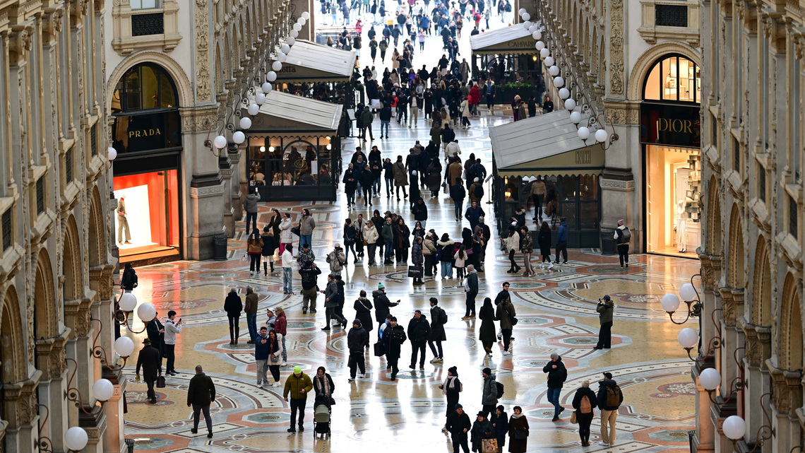 Italy business and consumer confidence rise in July 