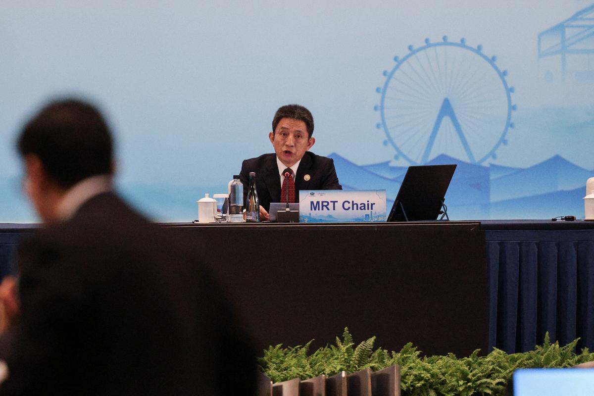 Li Chenggang, China’s vice minister of commerce, delivers opening remarks during the APEC China 2026 Ministers Responsible for Trade (MRT) meeting in Suzhou, Jiangsu Province, China, May 22, 2026.  REUTERS/Nicoco Chan