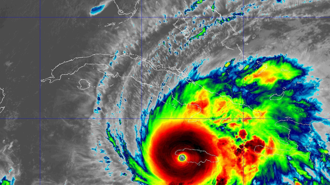 High-tech 'new tools' used in hurricane forecasts, NHC director says 