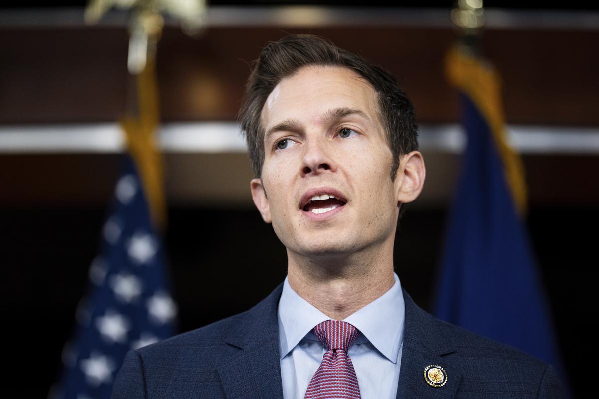 Representative Jake Auchincloss speaks during a press conference in Washington, D.C., on April 9, 2025. 