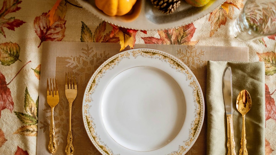 Give a Plain Plate a Festive Fall Makeover With This Pumpkin DIY 