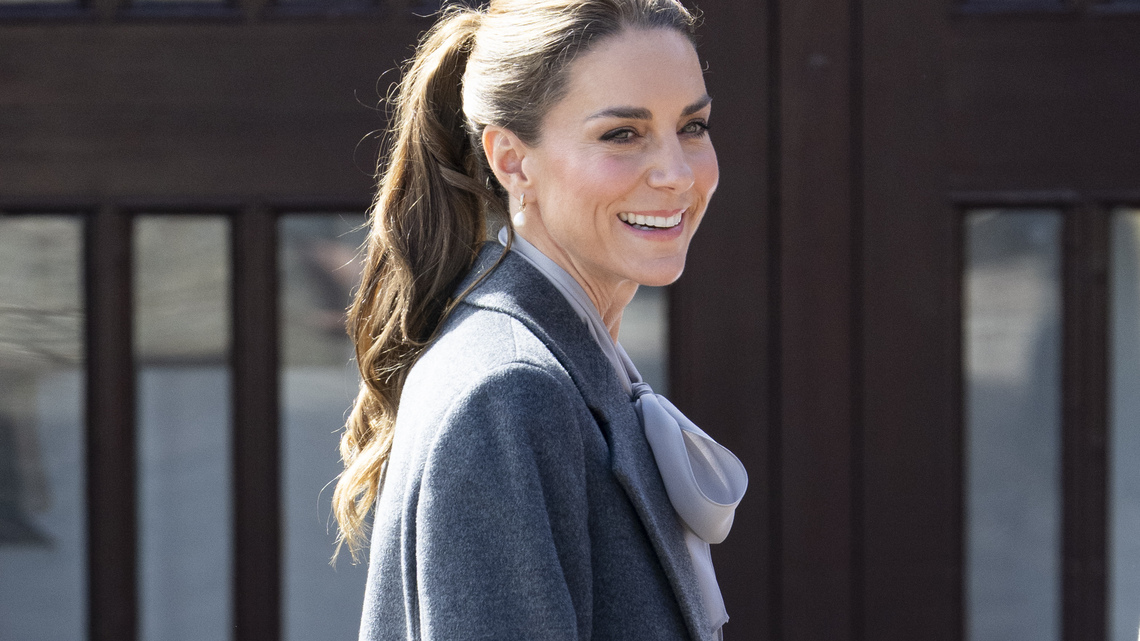 Kate Middleton Wore the Richest-Looking Bag Color for Fall - The $22 Look 