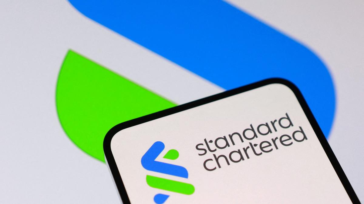 Standard Chartered logo is seen in this illustration taken January 7, 2026. REUTERS/Dado Ruvic/Illustration