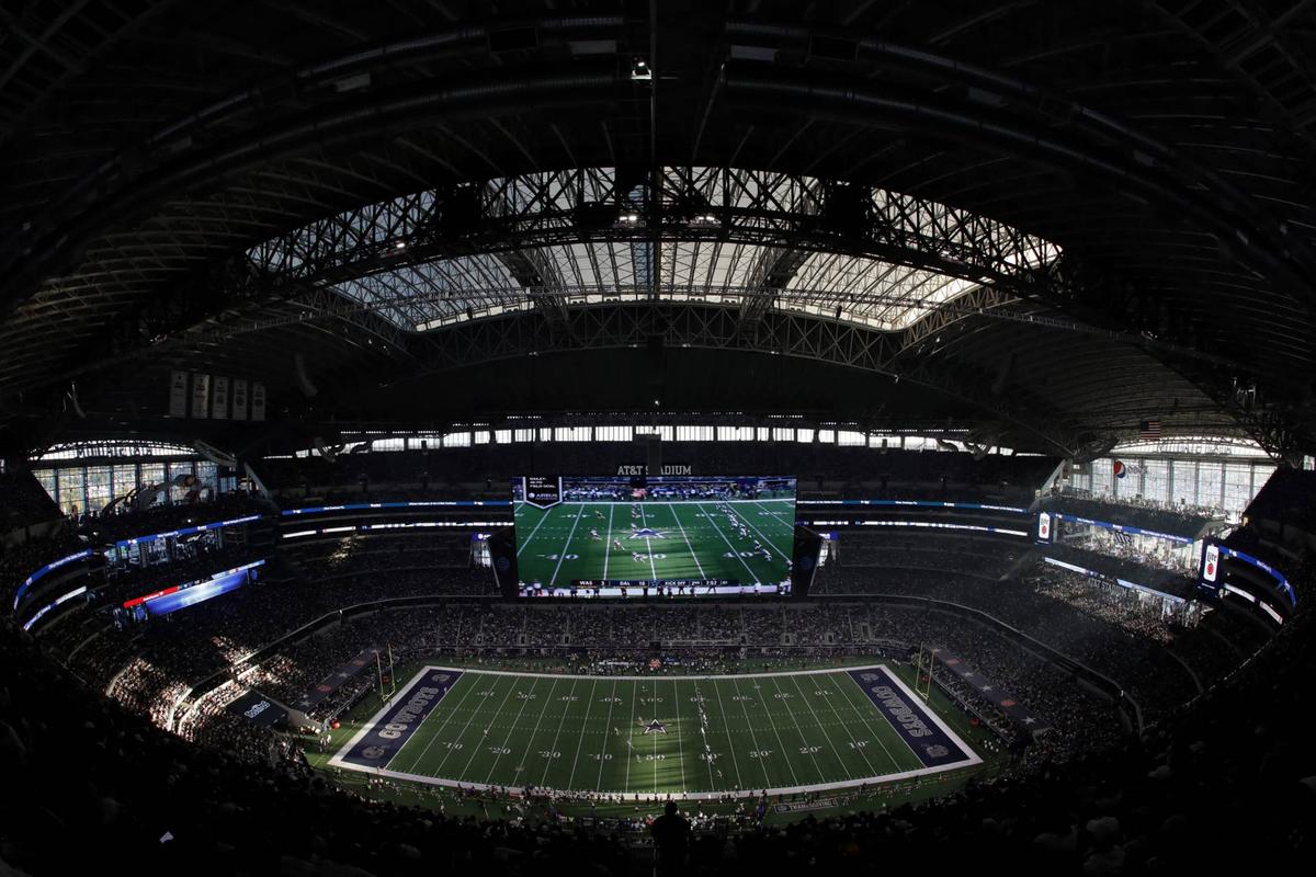  ARLINGTON, TX - NOVEMBER 24: A general view of the field during the game between the Washington Redskins and Dallas Cowboys at AT&T Stadium on November 24, 2016 in Arlington, Texas. (Photo by Ronald Martinez/Getty Images) 