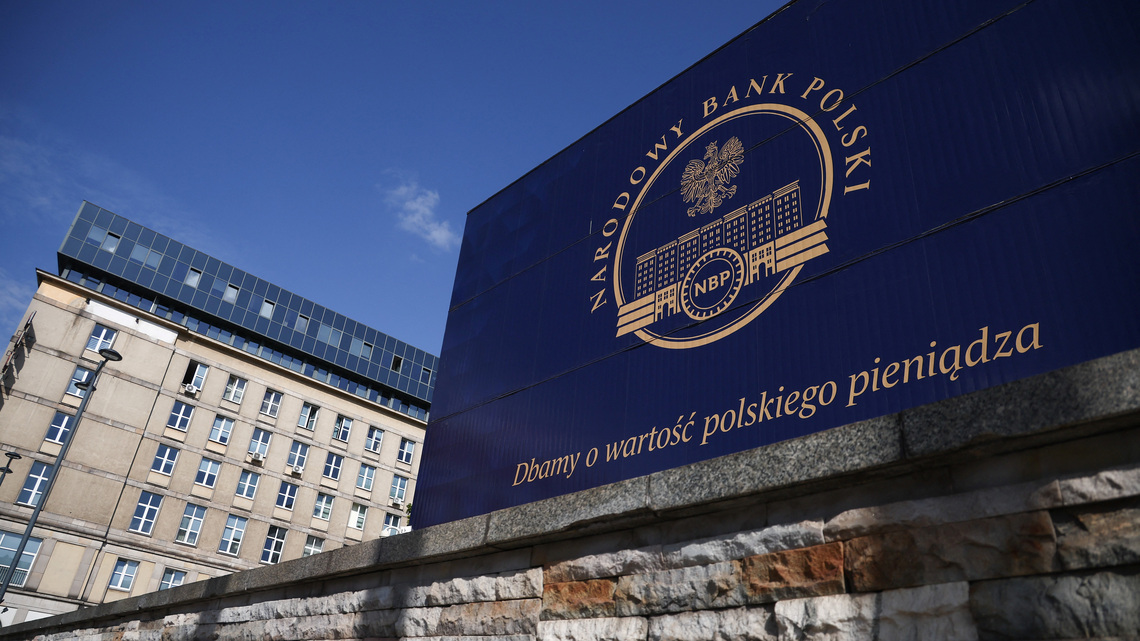 Polish rate-setter Wnorowski says talk of Sept rate cut premature 