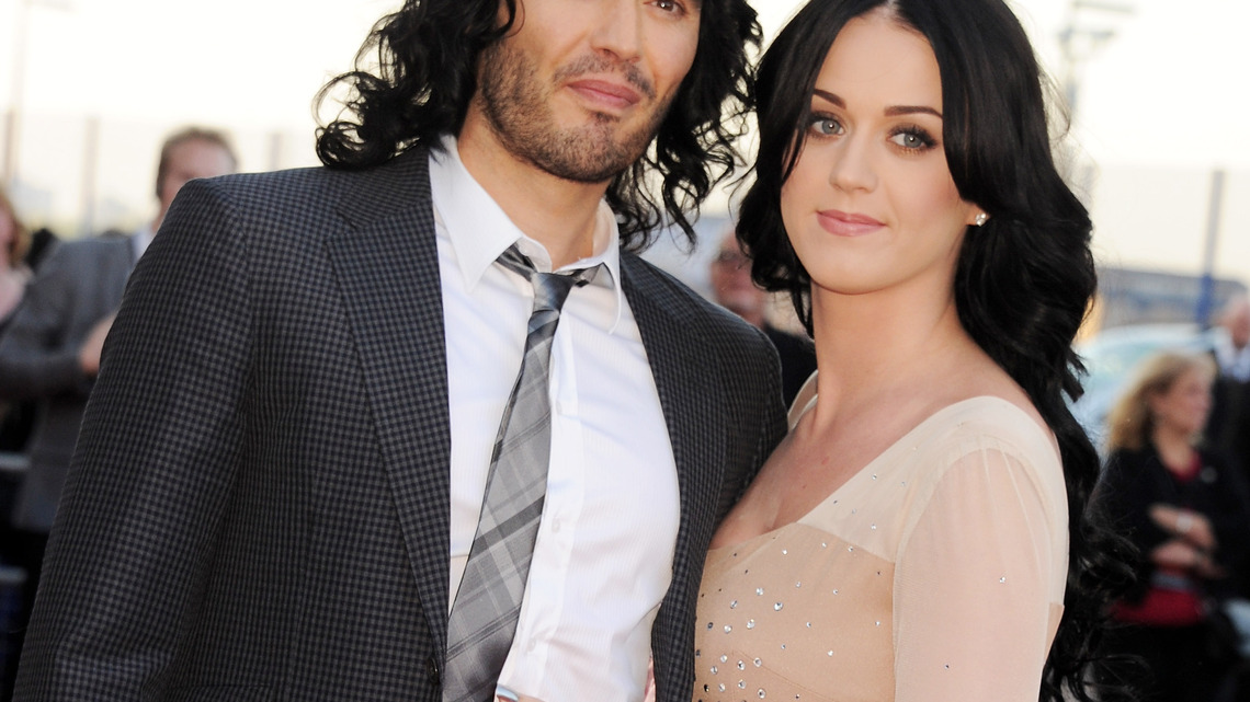 Russell Brand se sintió "inadecuado e inseguro" cuando se casó con Katy Perry