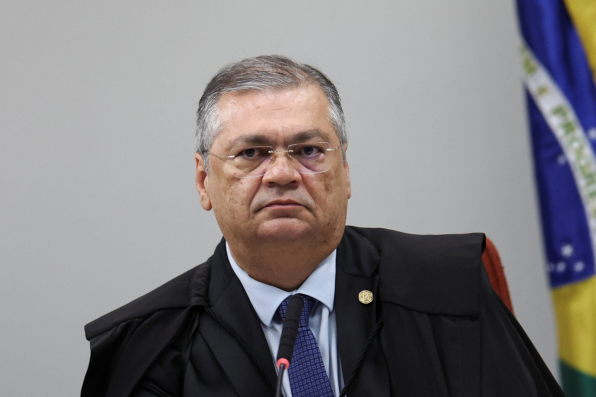 Brazil's Supreme Court Justice Flavio Dino attends a session during the trial of Brazilian former lawmaker Eduardo Bolsonaro, accused of coercion in the course of legal proceedings related to his international actions targeting the case that led to the conviction of his father, former Brazilian President Jair Bolsonaro, at the Supreme Court in Brasilia, Brazil, June 16, 2026. REUTERS/Adriano Machado