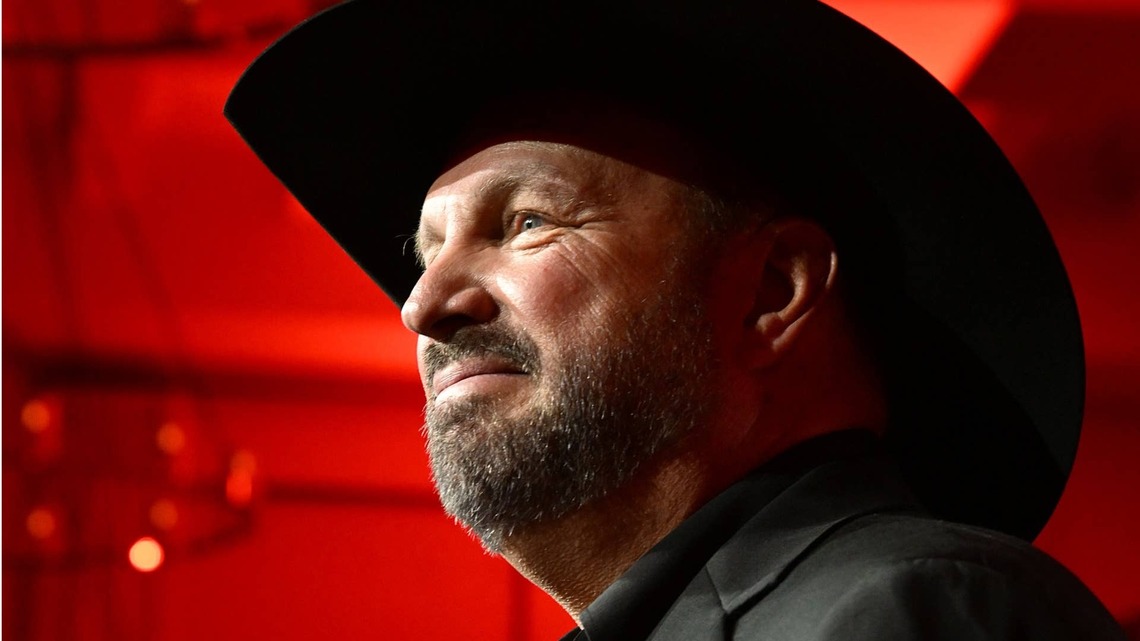 Legendary Music Icon Surprises Fans With a Jaw-Dropping Announcement 30 Years in the Making 
