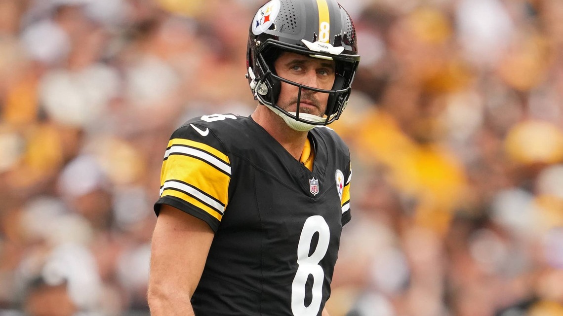 Aaron Rodgers' Fiery Exchange With Mike McCarthy During 'Thursday Night Football' Goes Viral After Steelers Loss 
